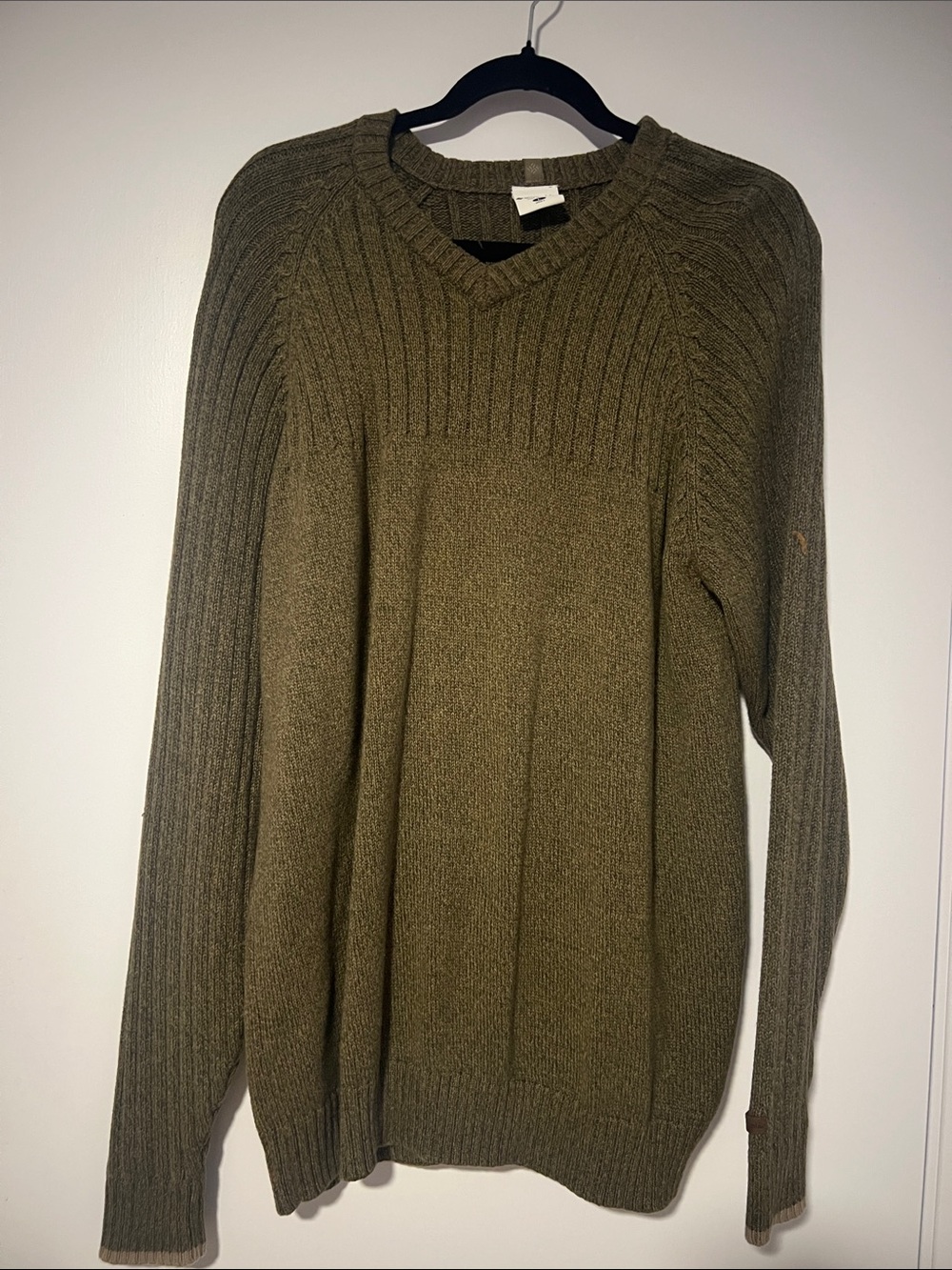 Columbia Olive V-Neck Ribbed Knit Sweater